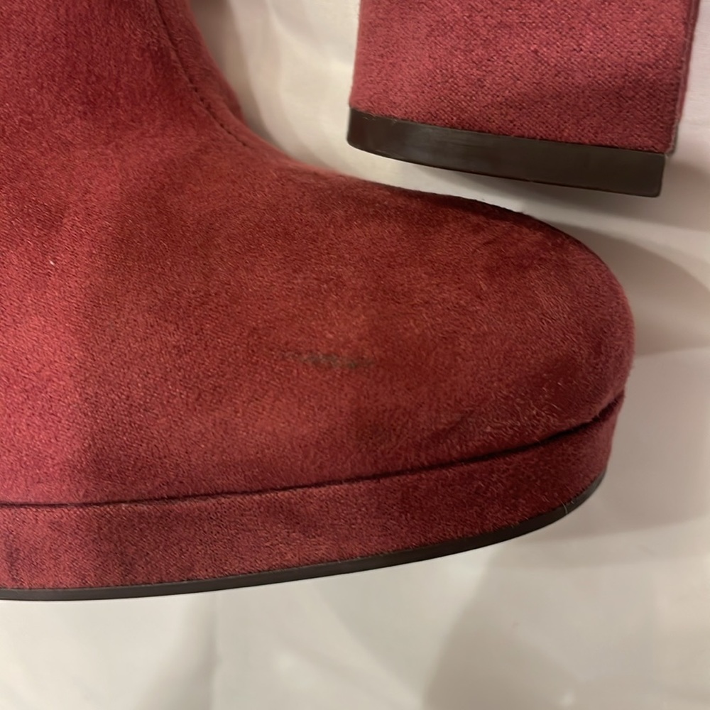 GBG Platform Heeled Ankle Boots Burgundy Faux Suede Zip Closure Size 10M Vamp - Picture 8 of 9
